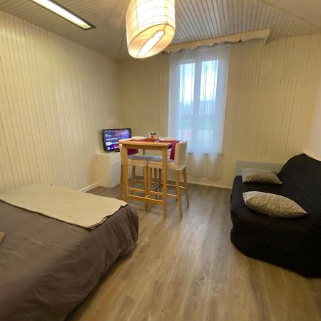 Les Coquelicots Wifi Apartment Троа Екстериор снимка