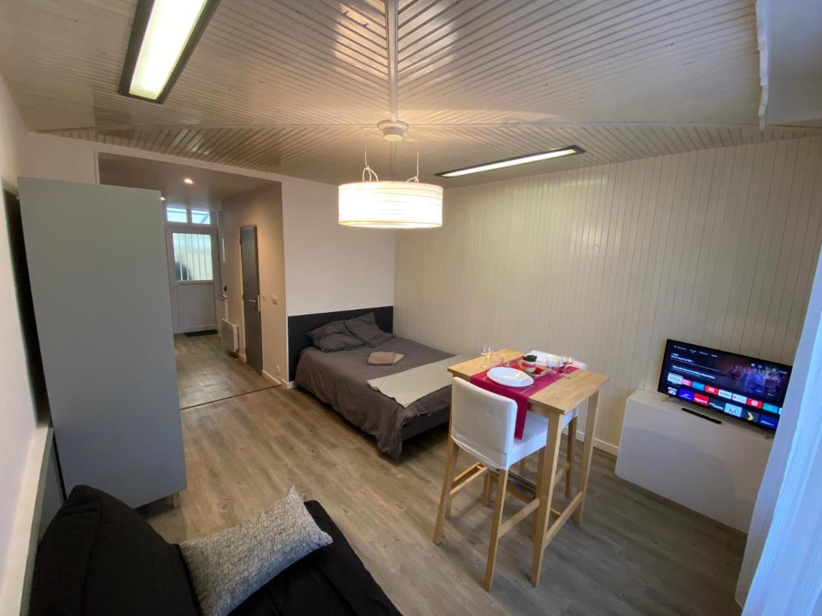 Les Coquelicots Wifi Apartment Троа Екстериор снимка